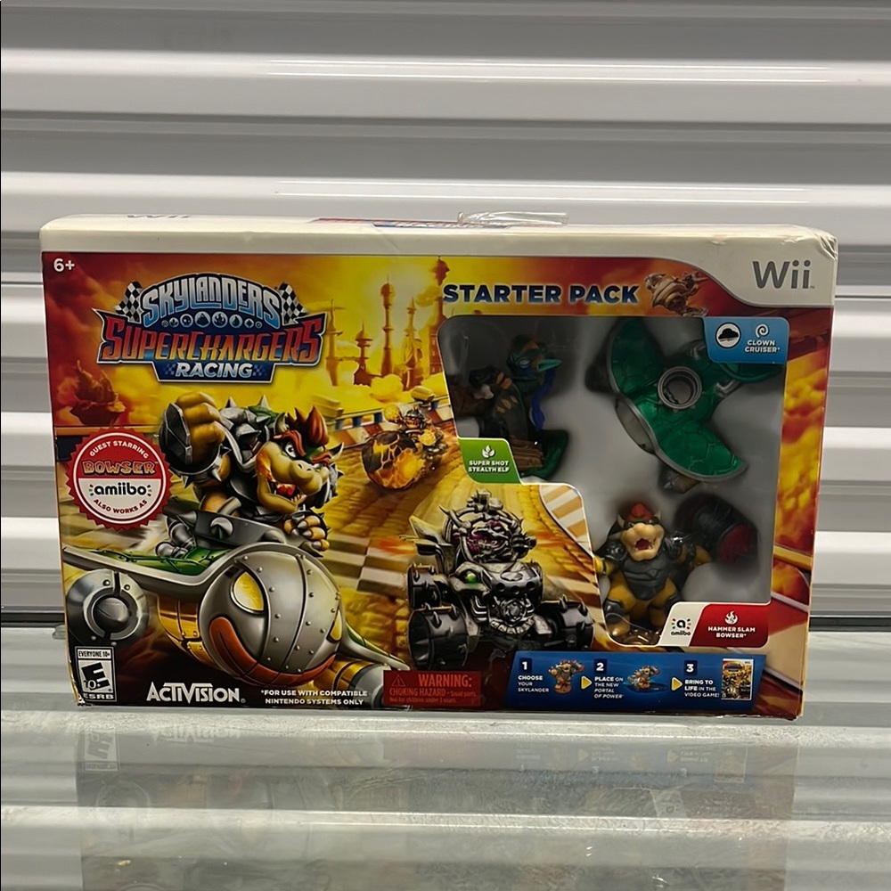 Skylanders Giants Starter Pack for Wii with Vibrant Colors